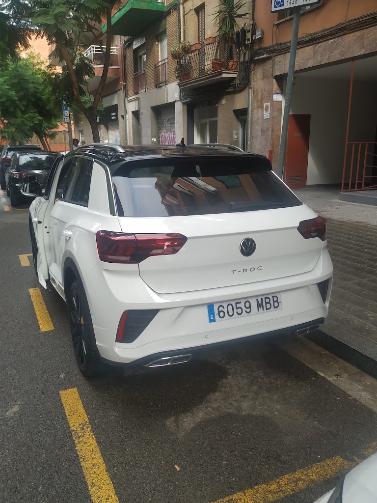 AUTOESCOLES ROLAN - SANT ADRIA DE BESOS — Automovil