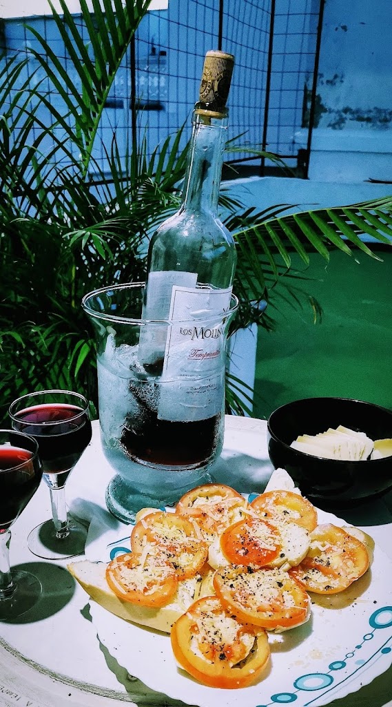 Comida y bebida