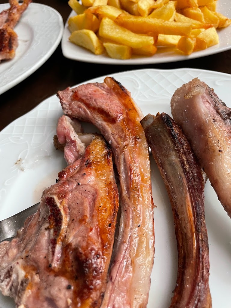 Meson Emiliano — Comida y bebida