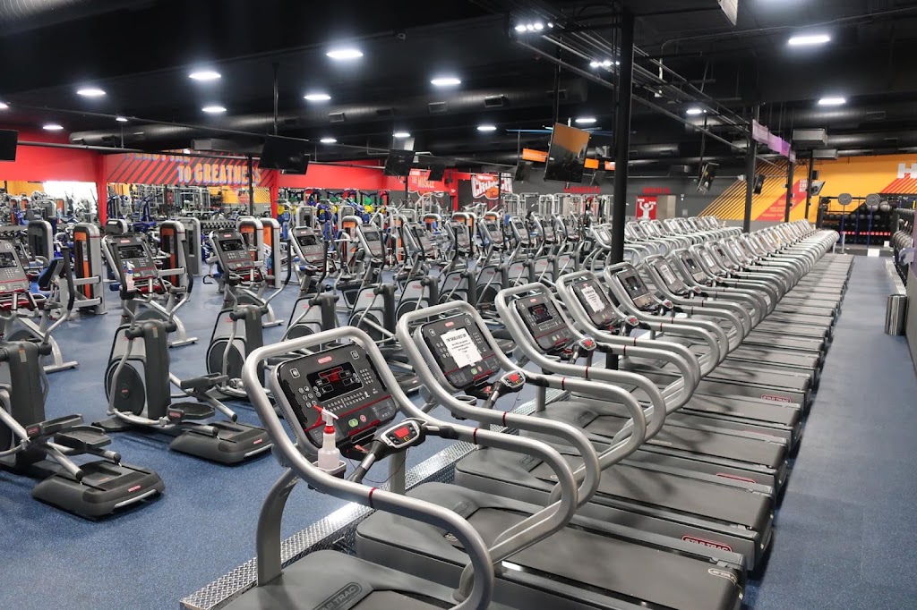  Crunch Fitness - North Brownsville