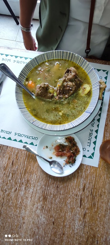 Bar la cumbre — Comida y bebida