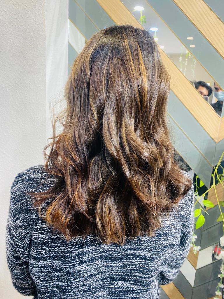 The Mansoon Unisex Salon Makeup Studio