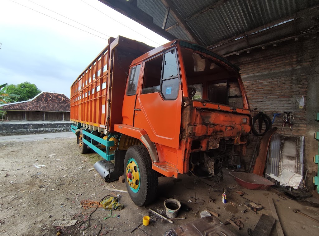 Bengkel Las Karbit "Danur" Pak Seno