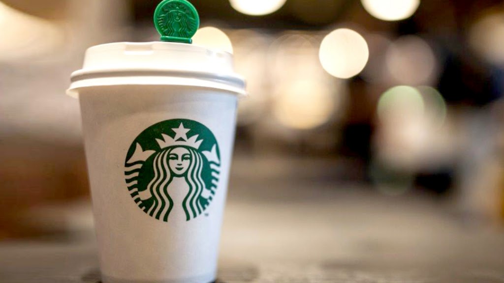 Starbucks — Comida y bebida