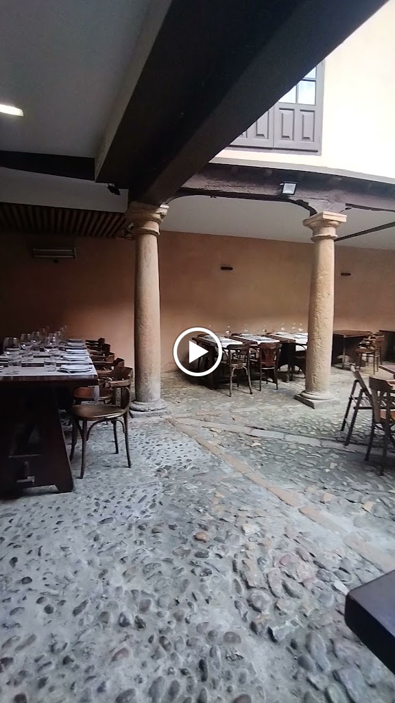 Restaurante La Gran Taberna — Videos