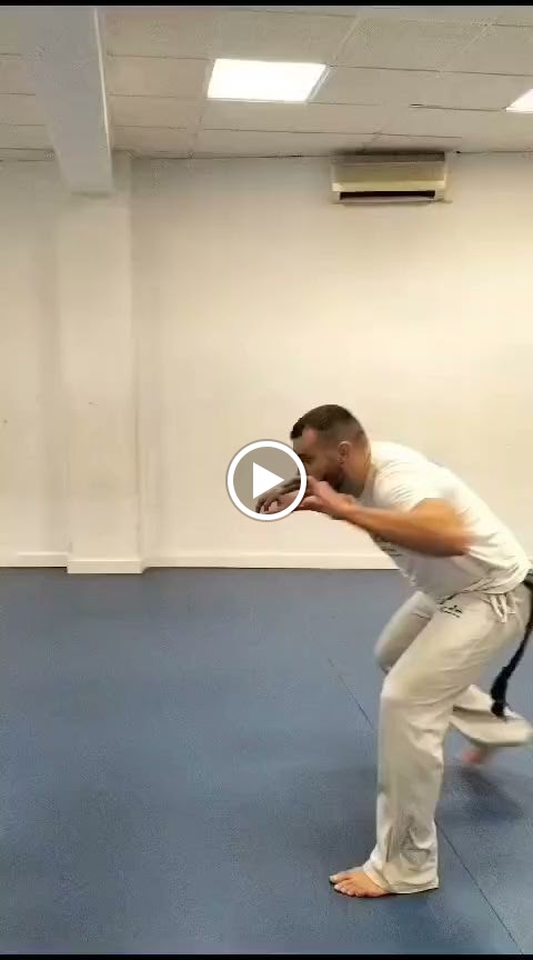 Iande capoeira - Contra-Mestre Au