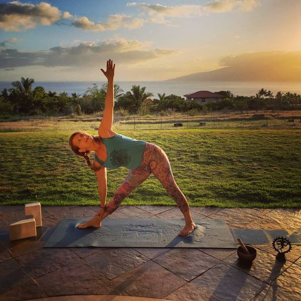  10ya Yoga Live & Online