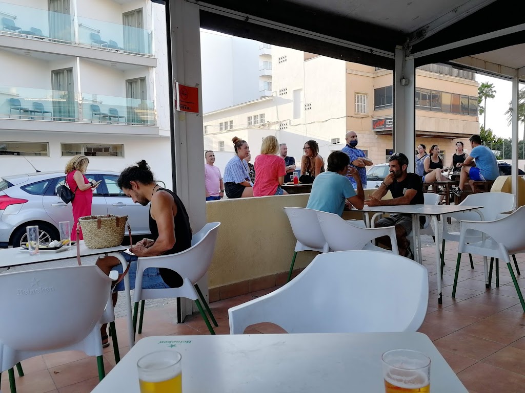 Bar Cafeteria Corb Mari — Ambiente
