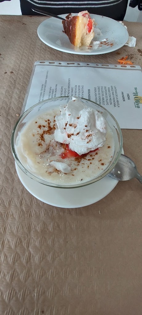 Meson El Olivo — Comida y bebida
