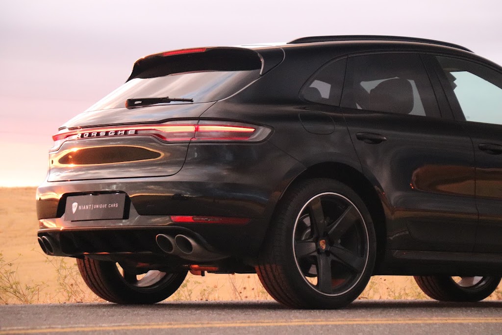 NIANT UNIQUE CARS