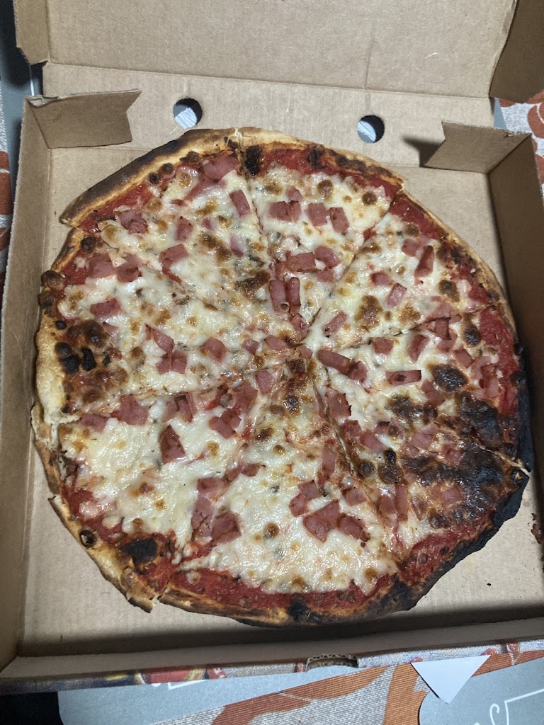 Punto Pizza — Comida y bebida