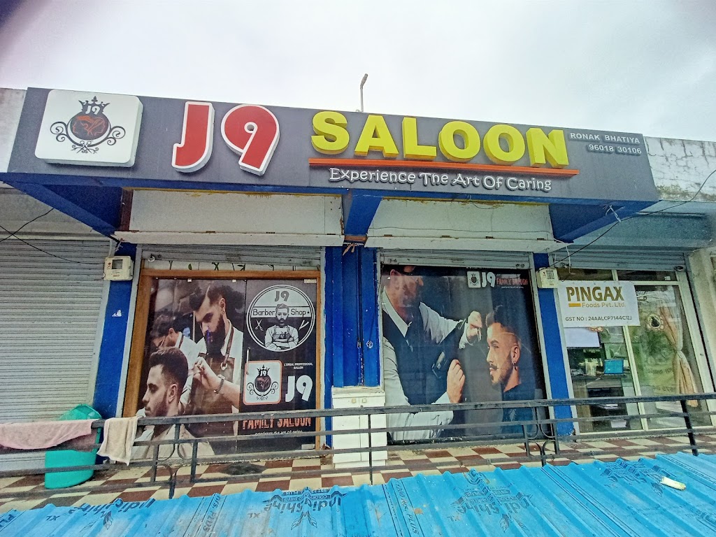 J 9 Salon