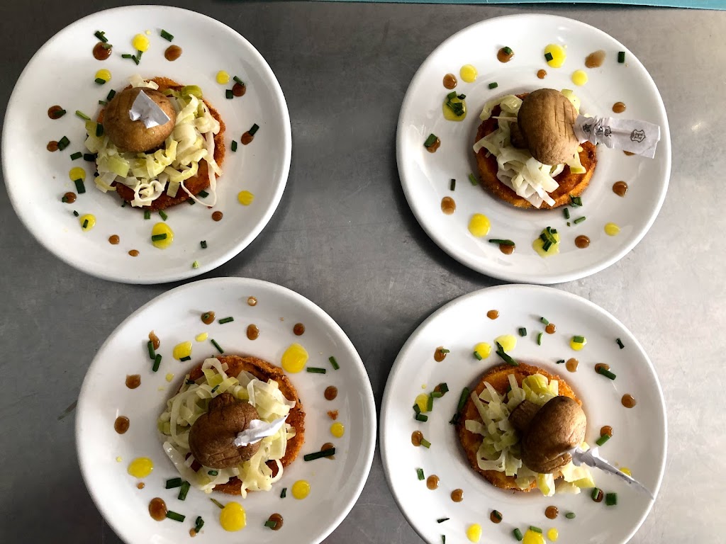 Restaurant Theater Rainbow — Comida y bebida