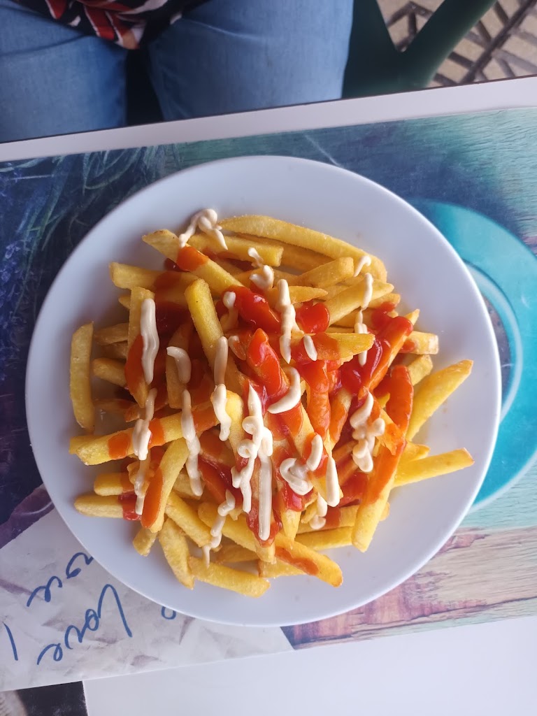 Mooncoffee Cafeteria Bocateria — Comida y bebida
