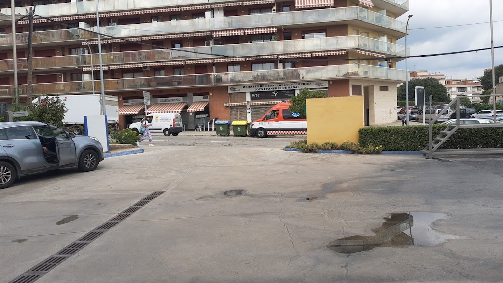 Autorentat de cotxes La Ballena Azul — Exterior