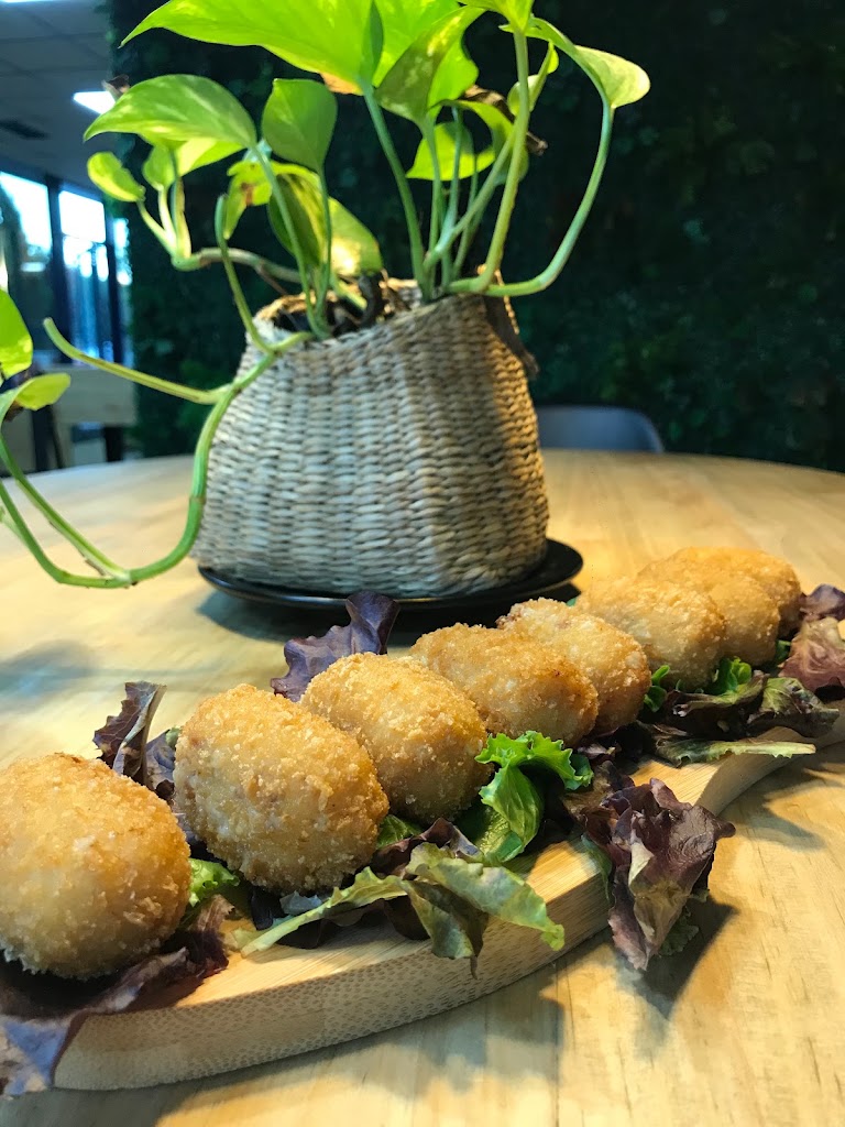Ochoa 25 Cafeteria & Bar — Comida y bebida