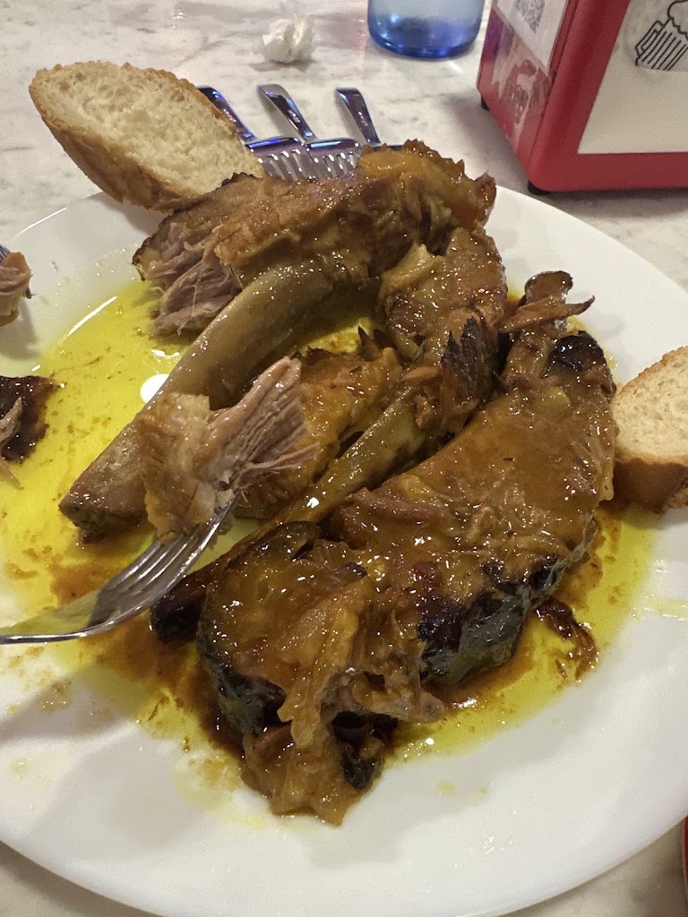 El Chateo — Comida y bebida