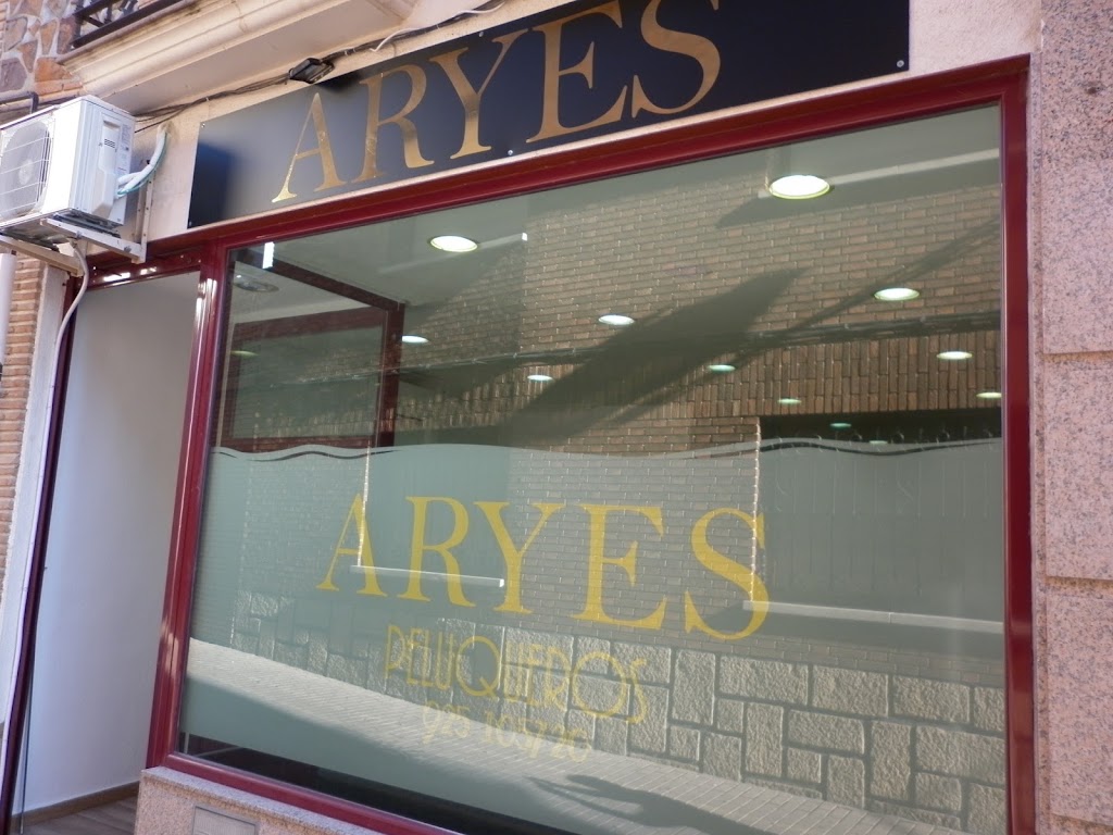 ARYES Peluqueros — Exterior