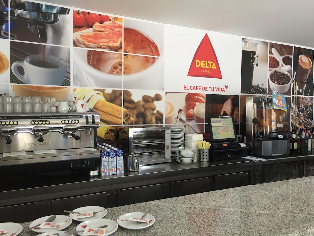Estacion de Servicio Repsol, Ntra. Sra. de los Milagros — Interior