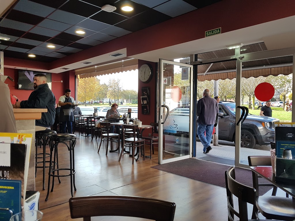 Cafeteria El Cortijo — Ambiente