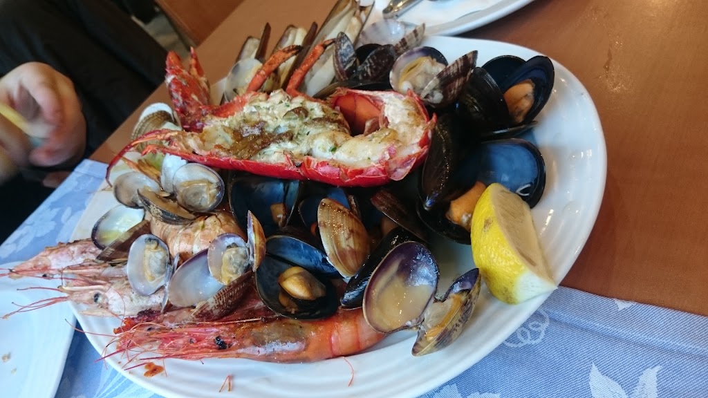 La Puerta — Comida y bebida