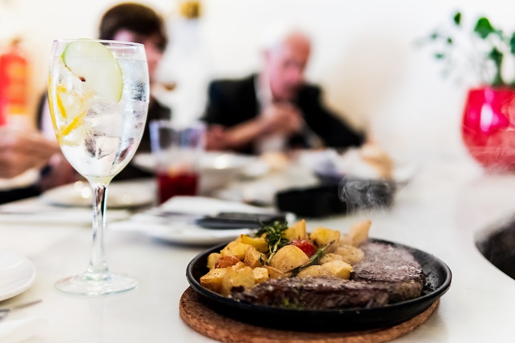 Restaurante Bodebar — Comida y bebida