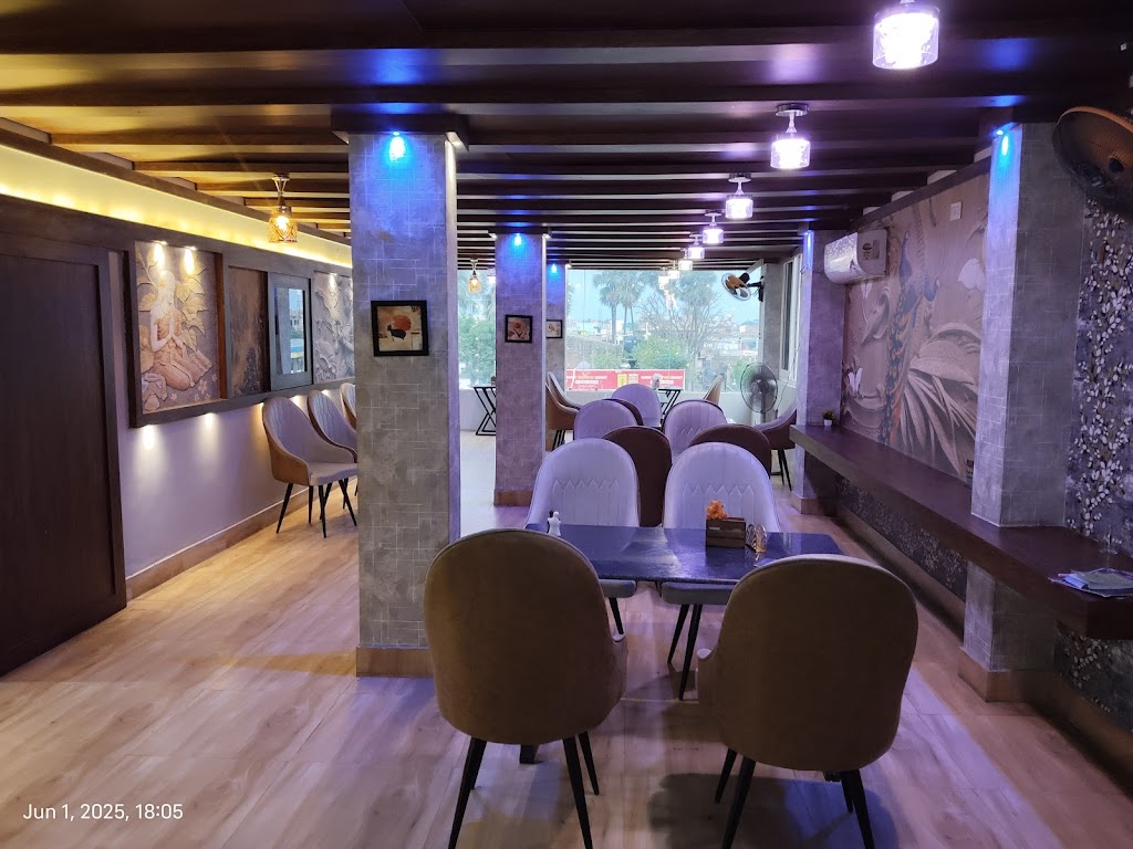 Eat Out Restaurant Cafe