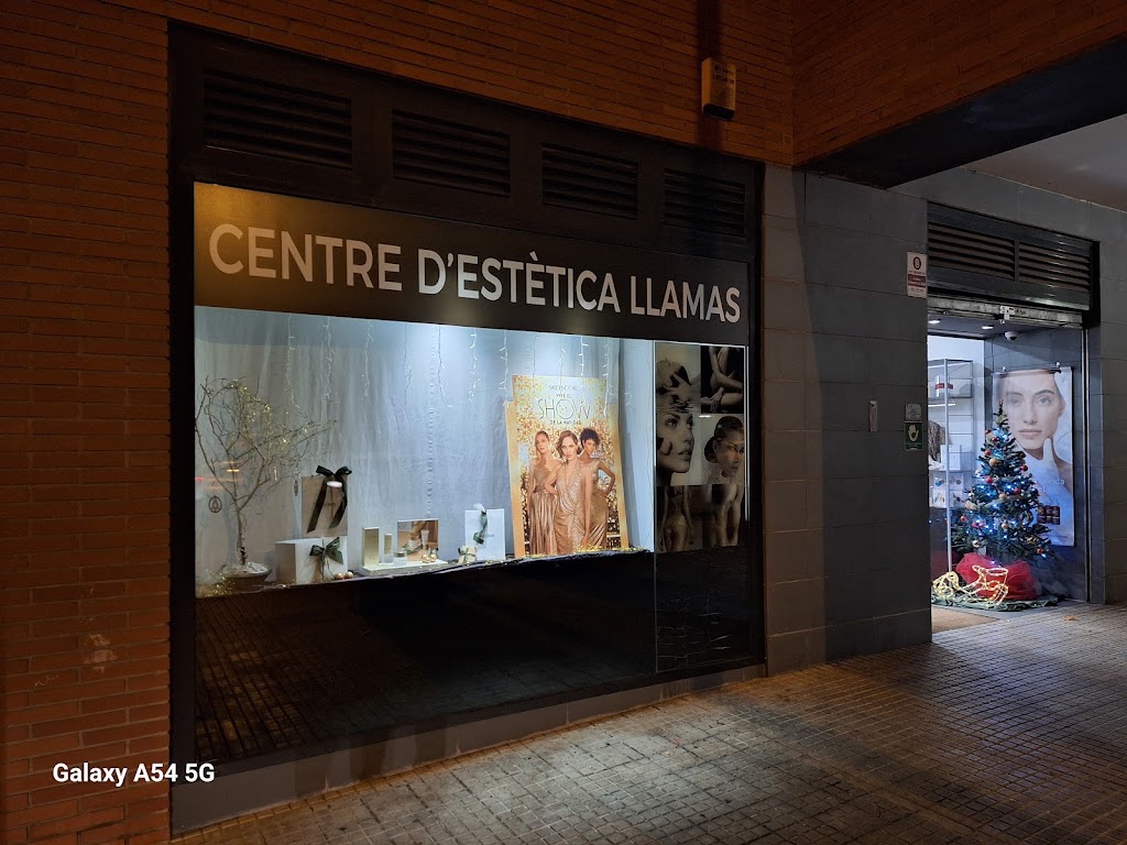 Centre D'Estetica Llamas — Exterior