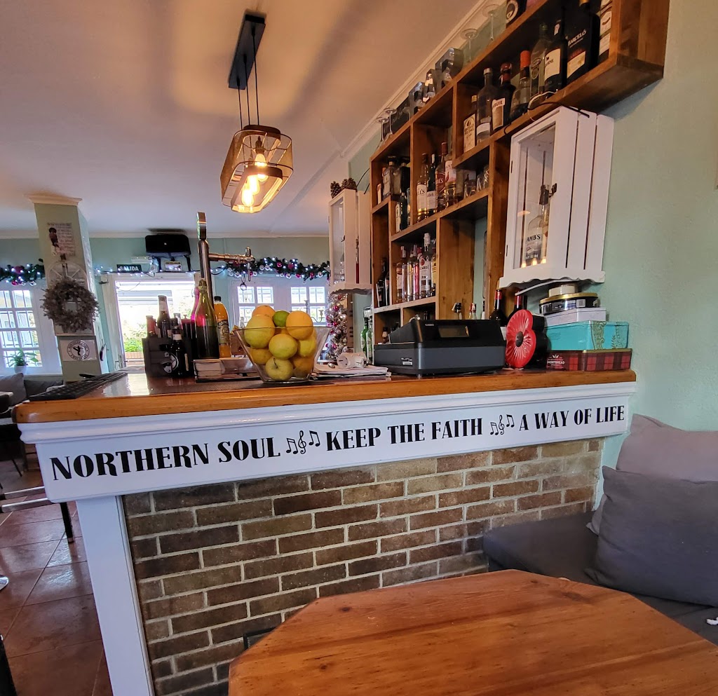 The Local, Albir — Ambiente
