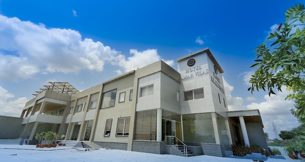 Hotel Amar Vilas Resort