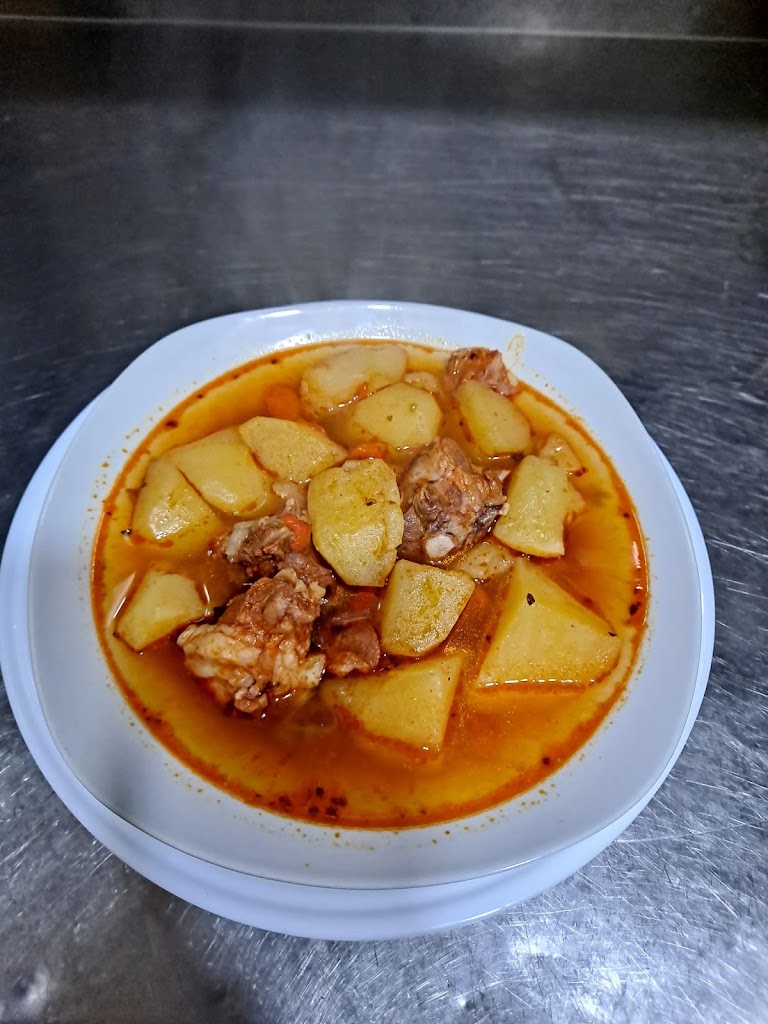 Las Tres Jotas Getafe — Comida y bebida