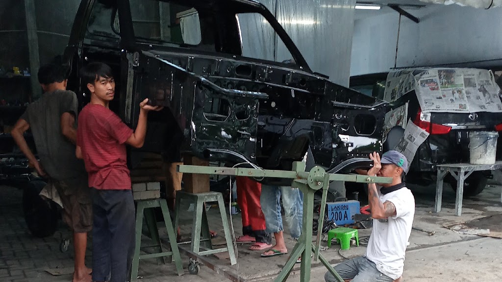 Bengkel Mobil dan Restorasi Garasie19