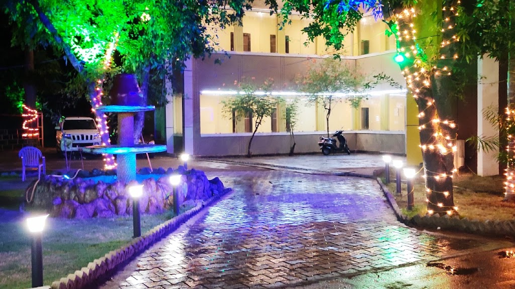 Hotel Gayatri S