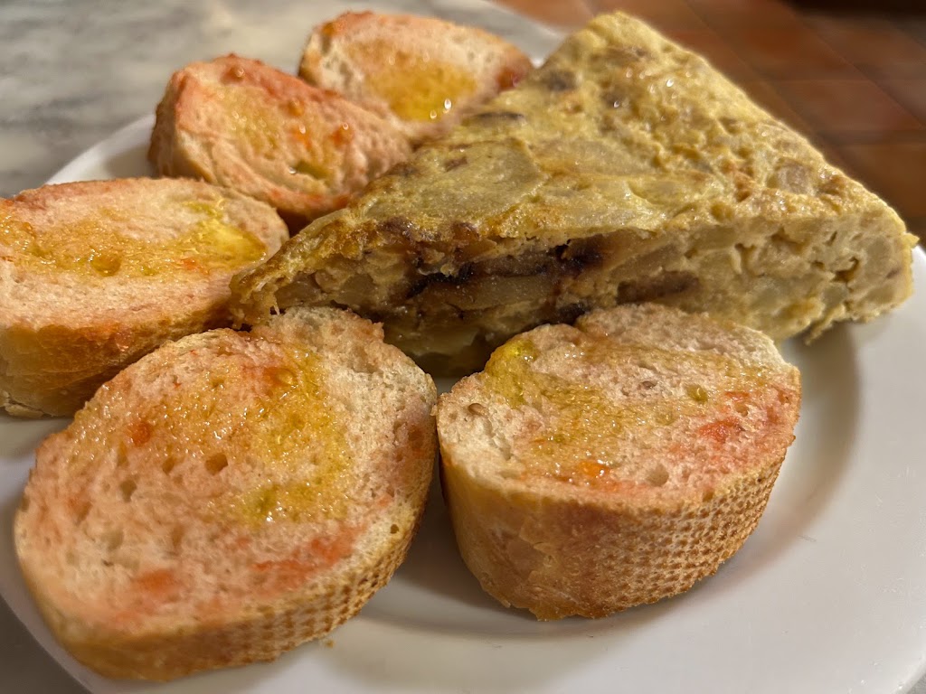 El Cafe Del Passeig — Comida y bebida