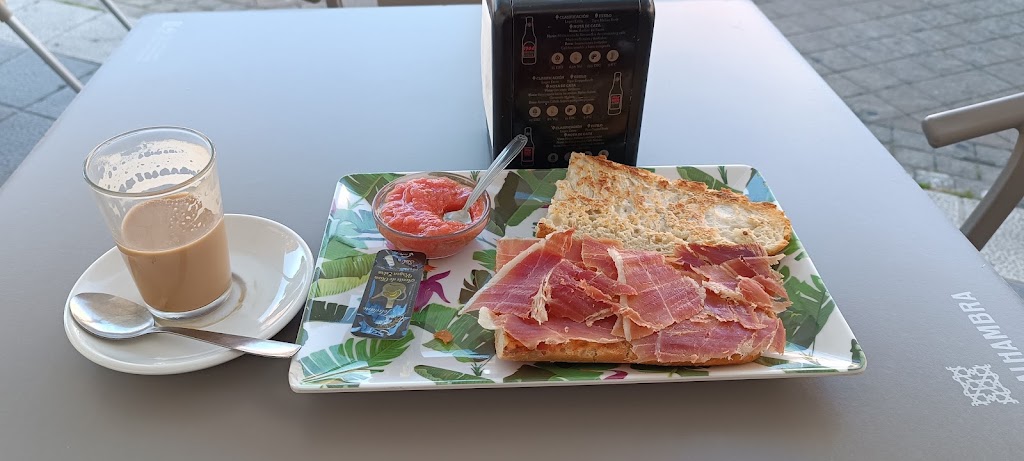 Bar Toledo — Comida y bebida