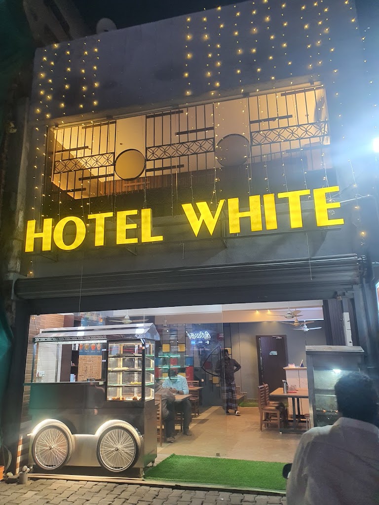 Hotel White