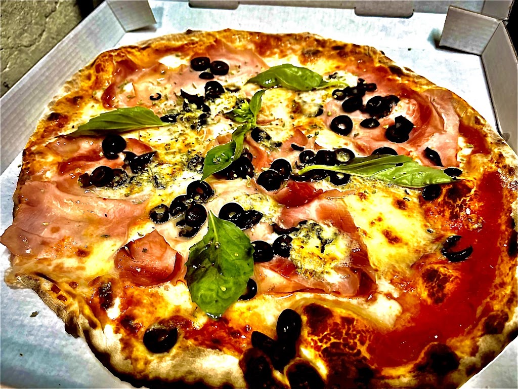 La Peperonata / Horno de Lena — Pizza