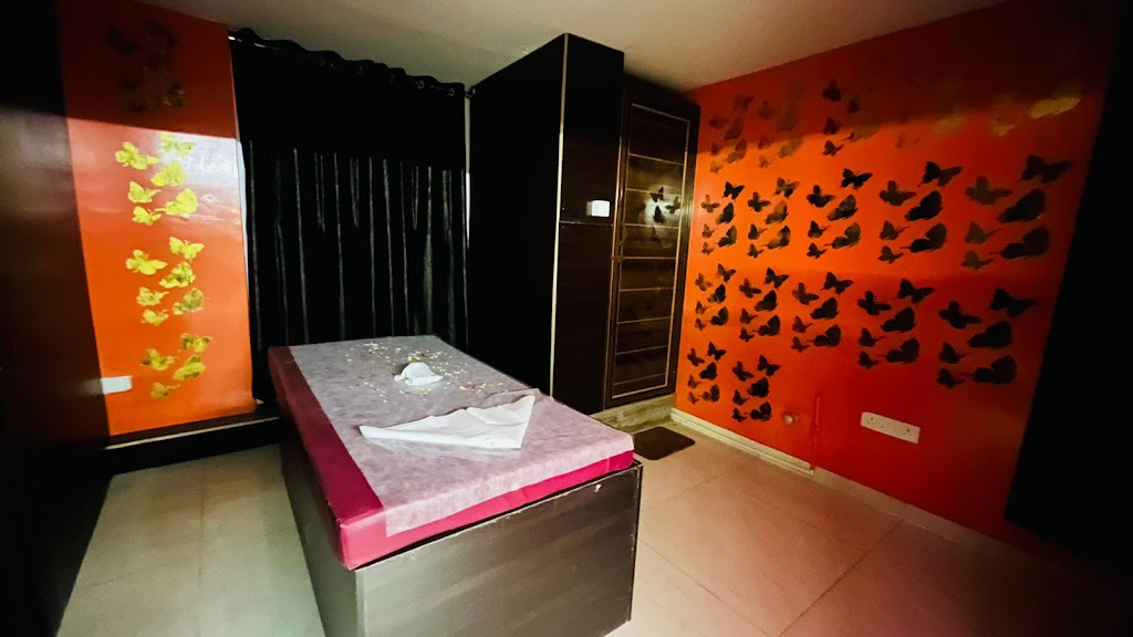 K Saloon And Wellness