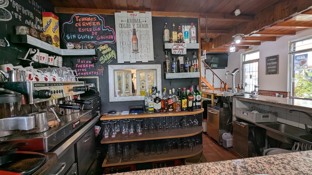 Cafe Bar A Zarra — Ambiente