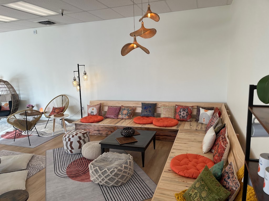  Revolution Yoga - Lewis