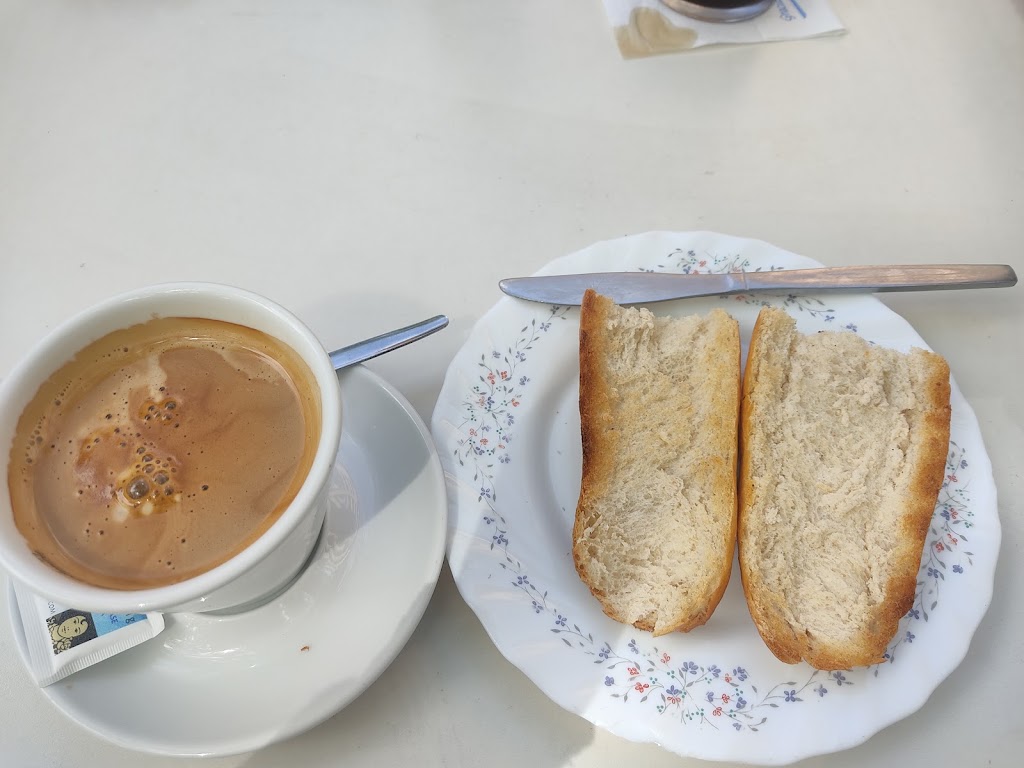 Don Chuchi Bar — Comida y bebida
