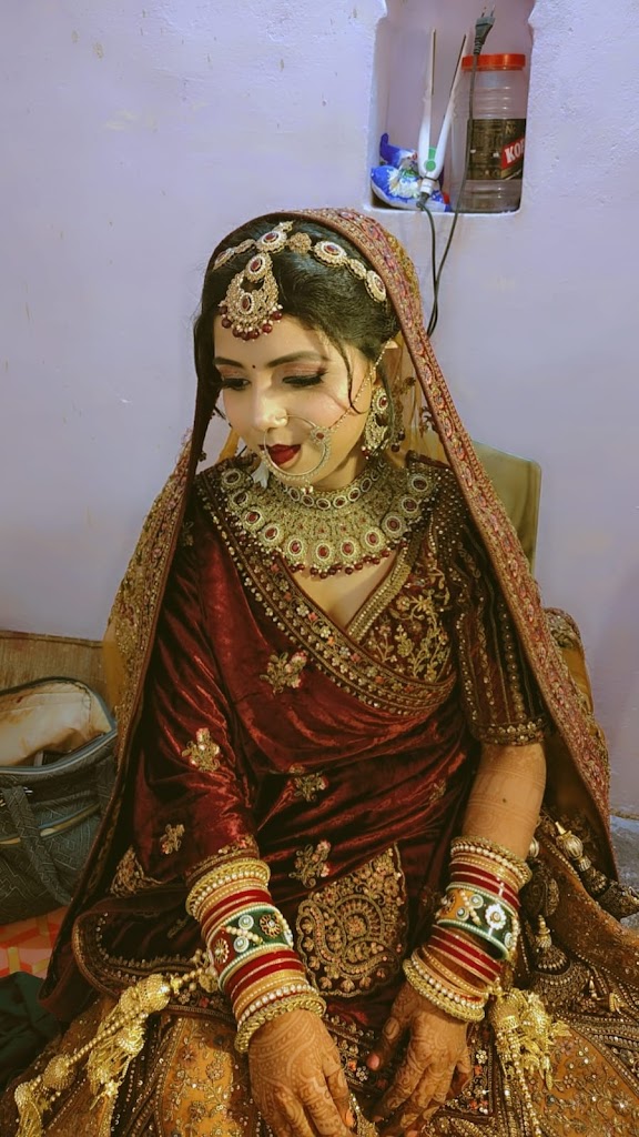 Pooja Ladise Beauty Parlour And Trening Center