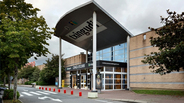 Parque Comercial Txingudi — Del propietario