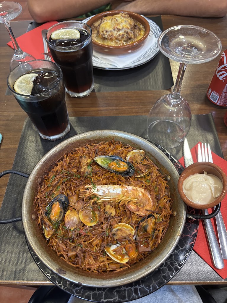 RESTAURANTE 2 DE MAYO — Paella