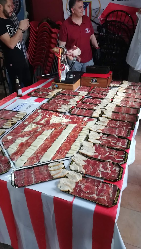 Cerveceria Ubeda — Comida y bebida