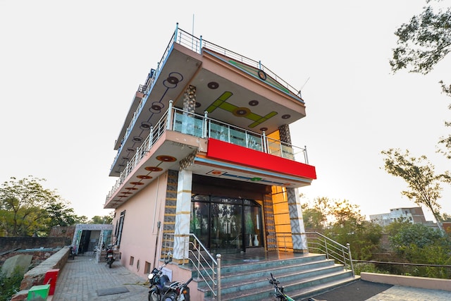 Oyo Tr Hotel