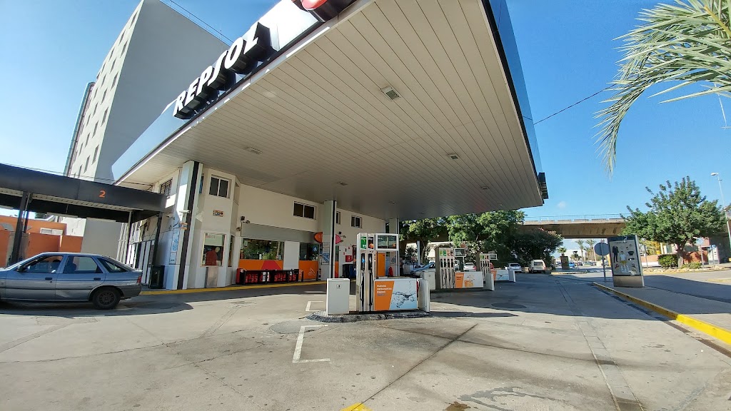 Estacion de Servicio Repsol — Surtidor de combustible