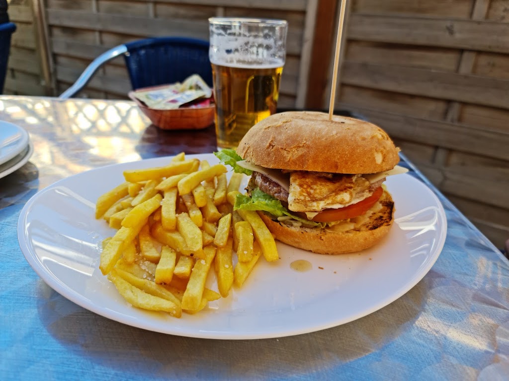 Chiringuito Moni Santa Pola — Comida y bebida