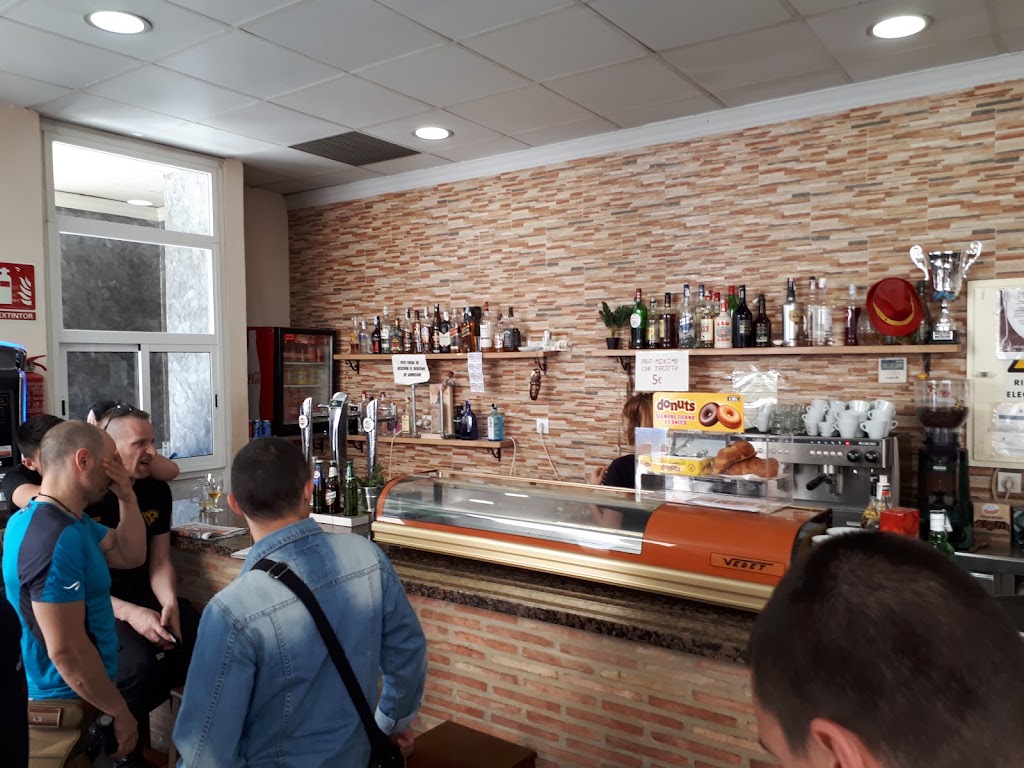 BAR CAFETERIA LAS MORENAS. — Ambiente
