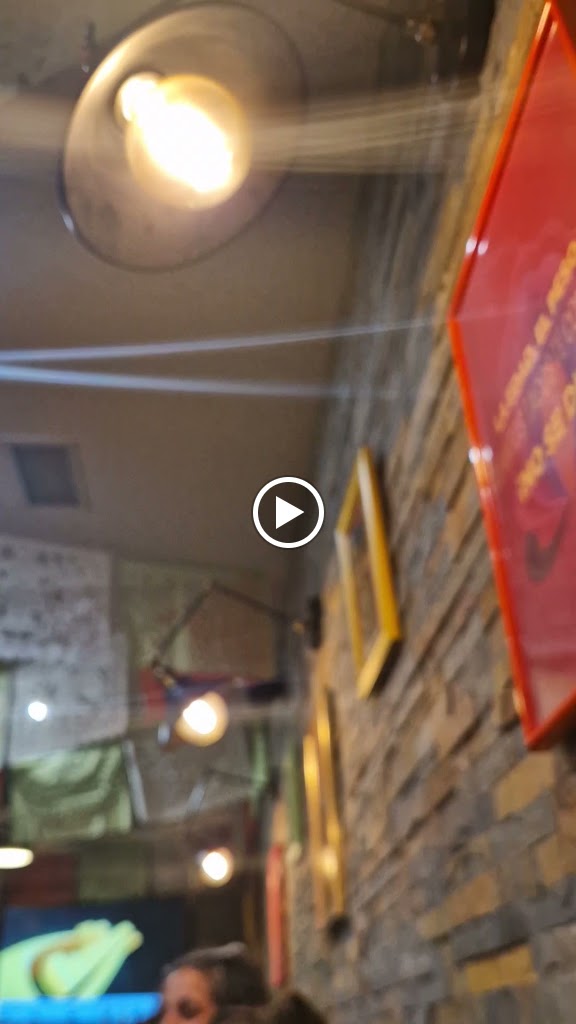 Los Chamacos Taqueria Mexicana — Ambiente